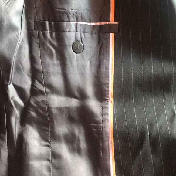 Navy pinstripe suit - Picture 8 of 8